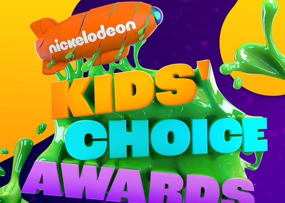 Comedy-Superstar und 10-facher KCA-Preisträger Adam Sandler erhält den King of Comedy Award bei den Kids’ Choice Awards 2023